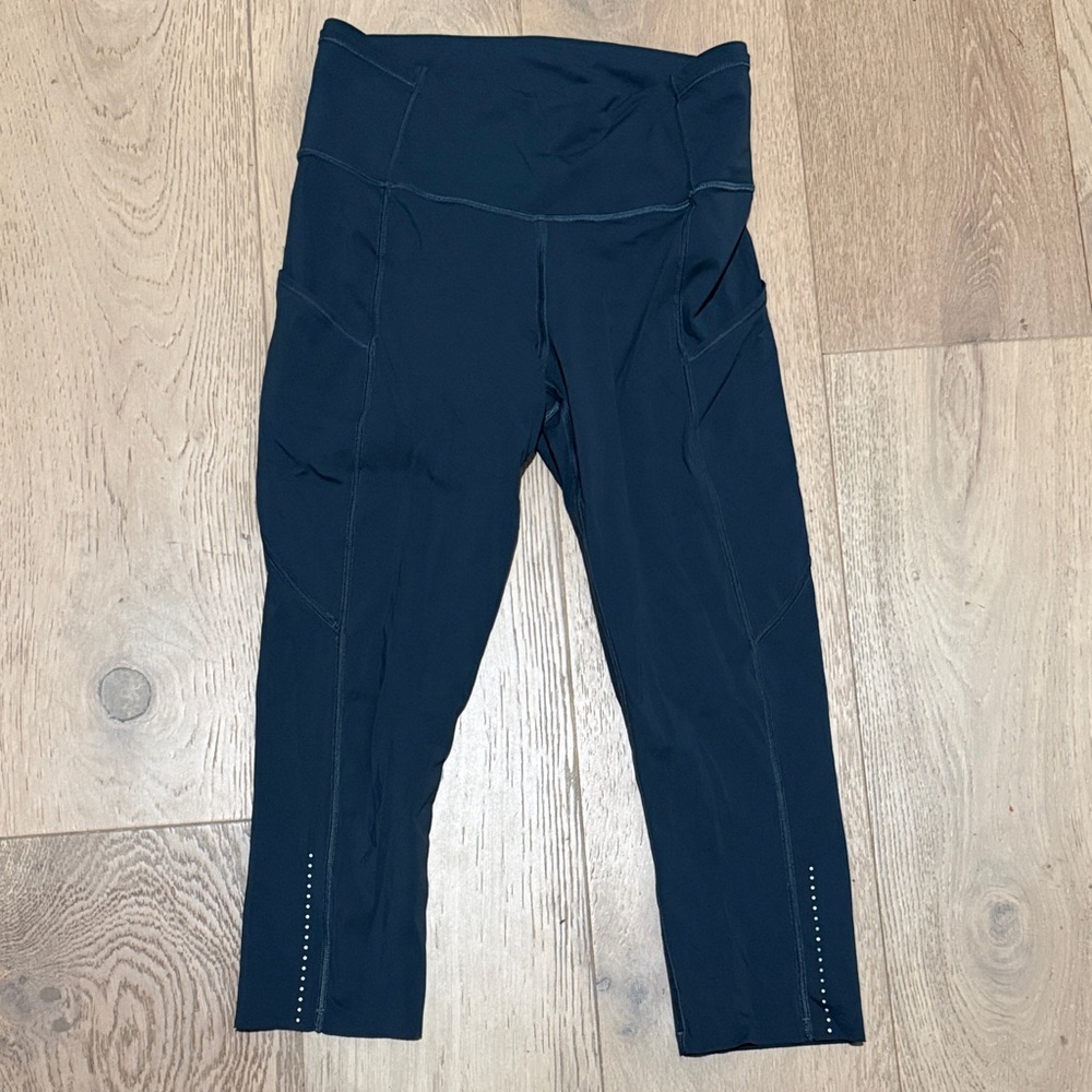 Women’s size 6 lululemon Leggings with Side Pockets